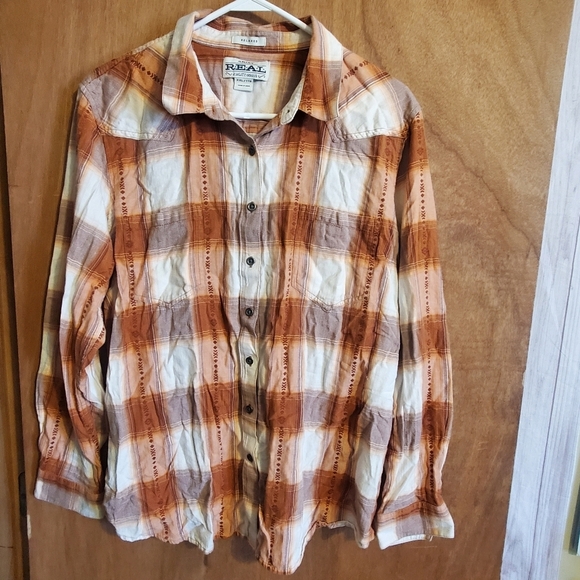 Ariat Tops - ARIAT REAL XXL. LONG SLEEVE. BUTTON UP PEACHY. CREAM BROWN. SHIRT RELAXED FIT